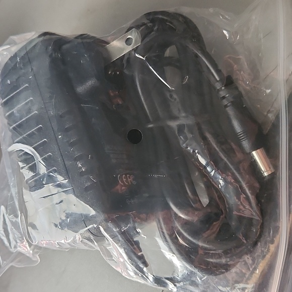 Power adapter wall plug New - Picture 2 of 6